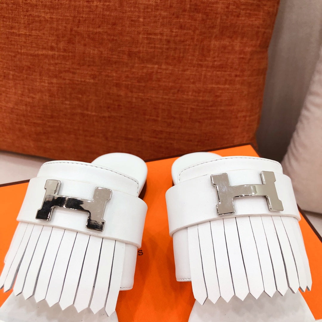 HRM Slippers White Flat