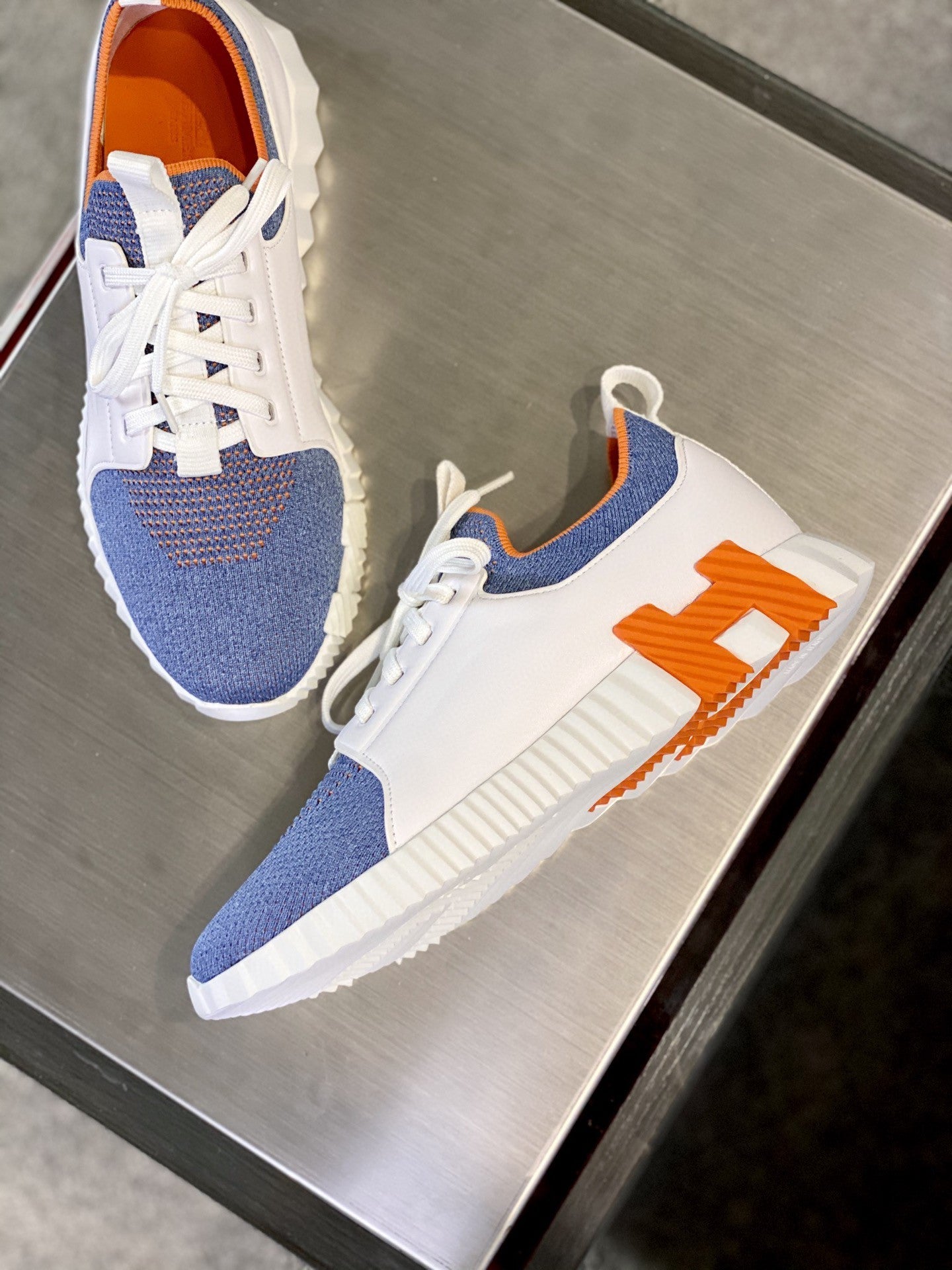 HRM Sneakers