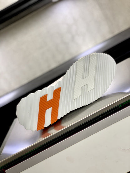 HRM Sneakers
