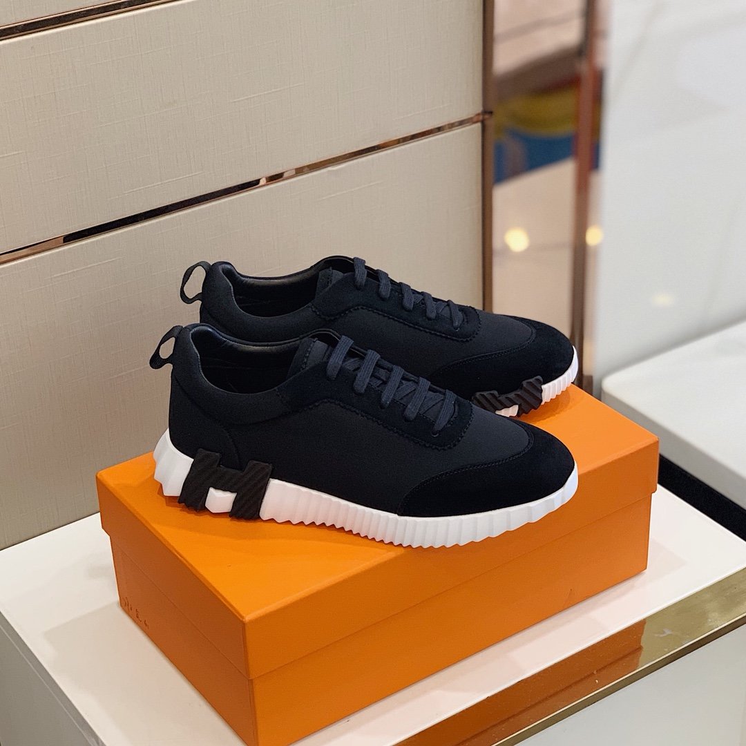 HRM Sneakers Black