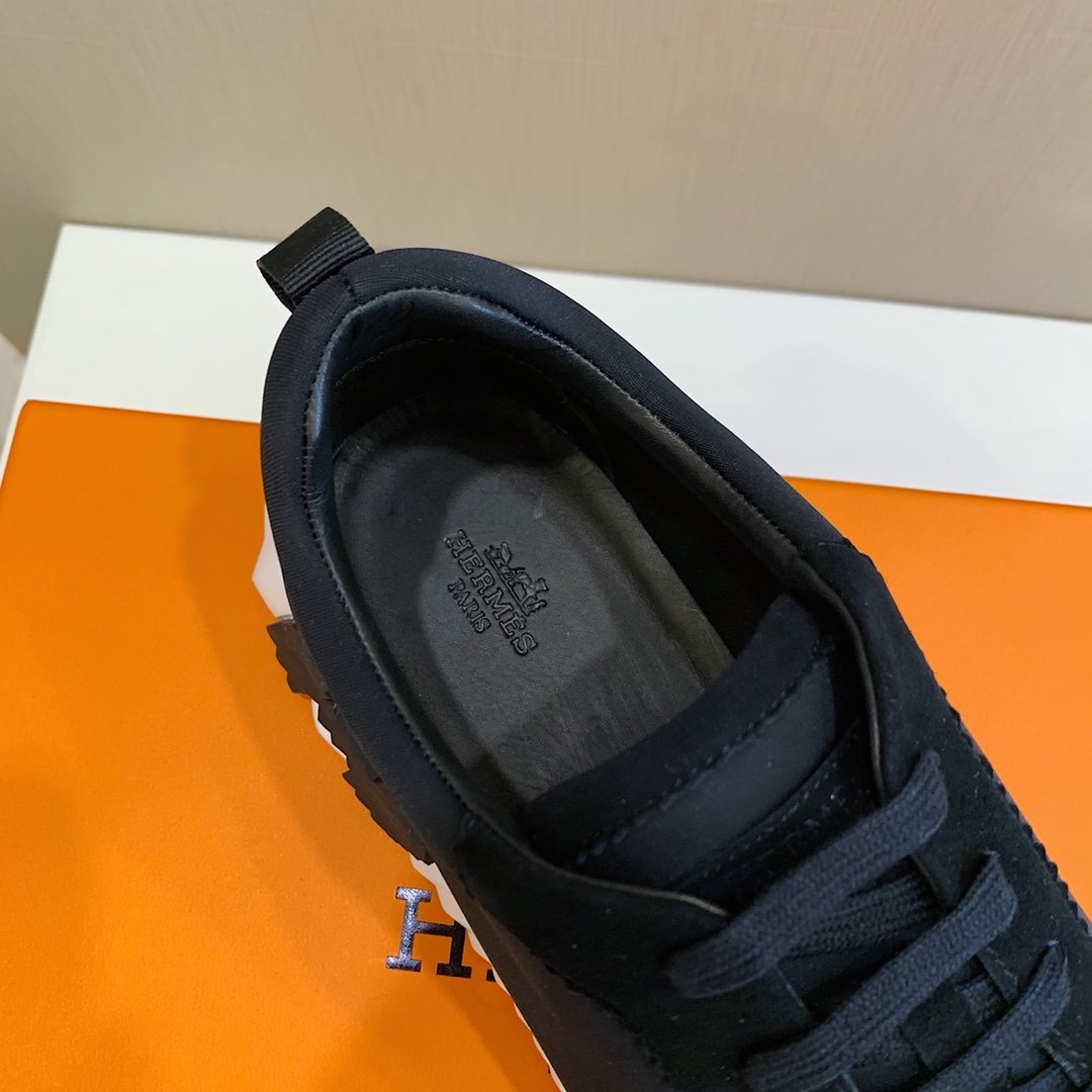 HRM Sneakers Black