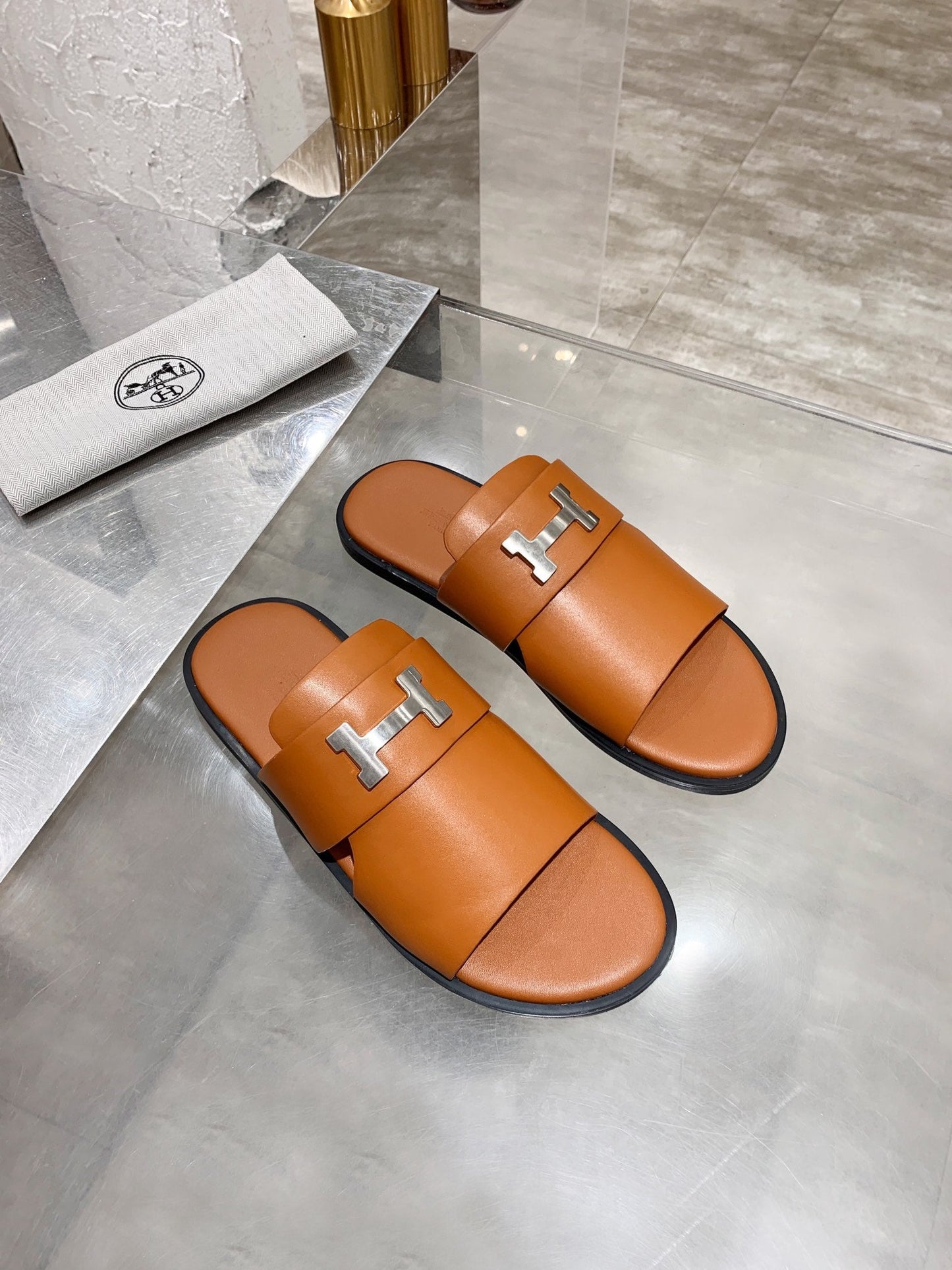 HRM Slippers Sandal   2 Color 's