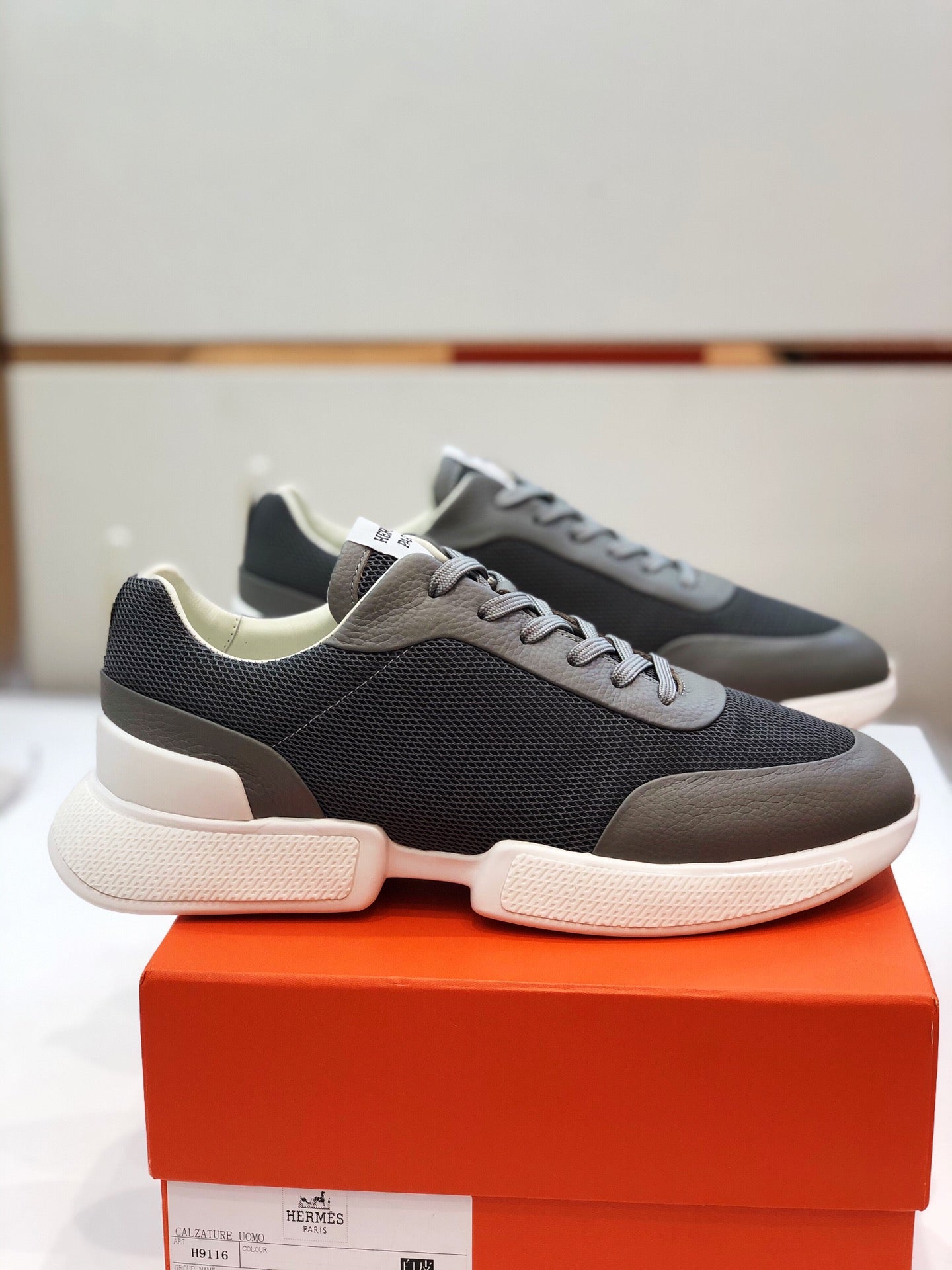 HRM Sneakers 2 Color 's