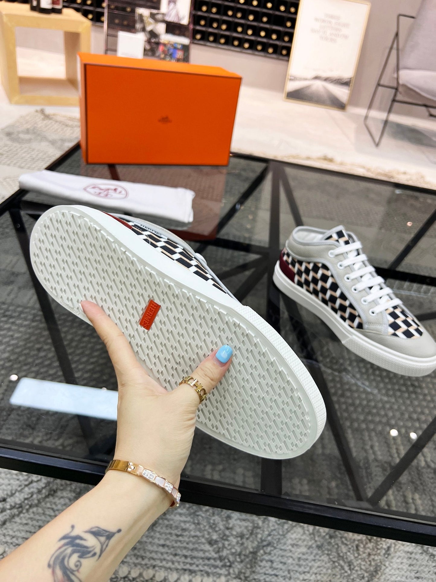HRM Sneakers  2 Color 's