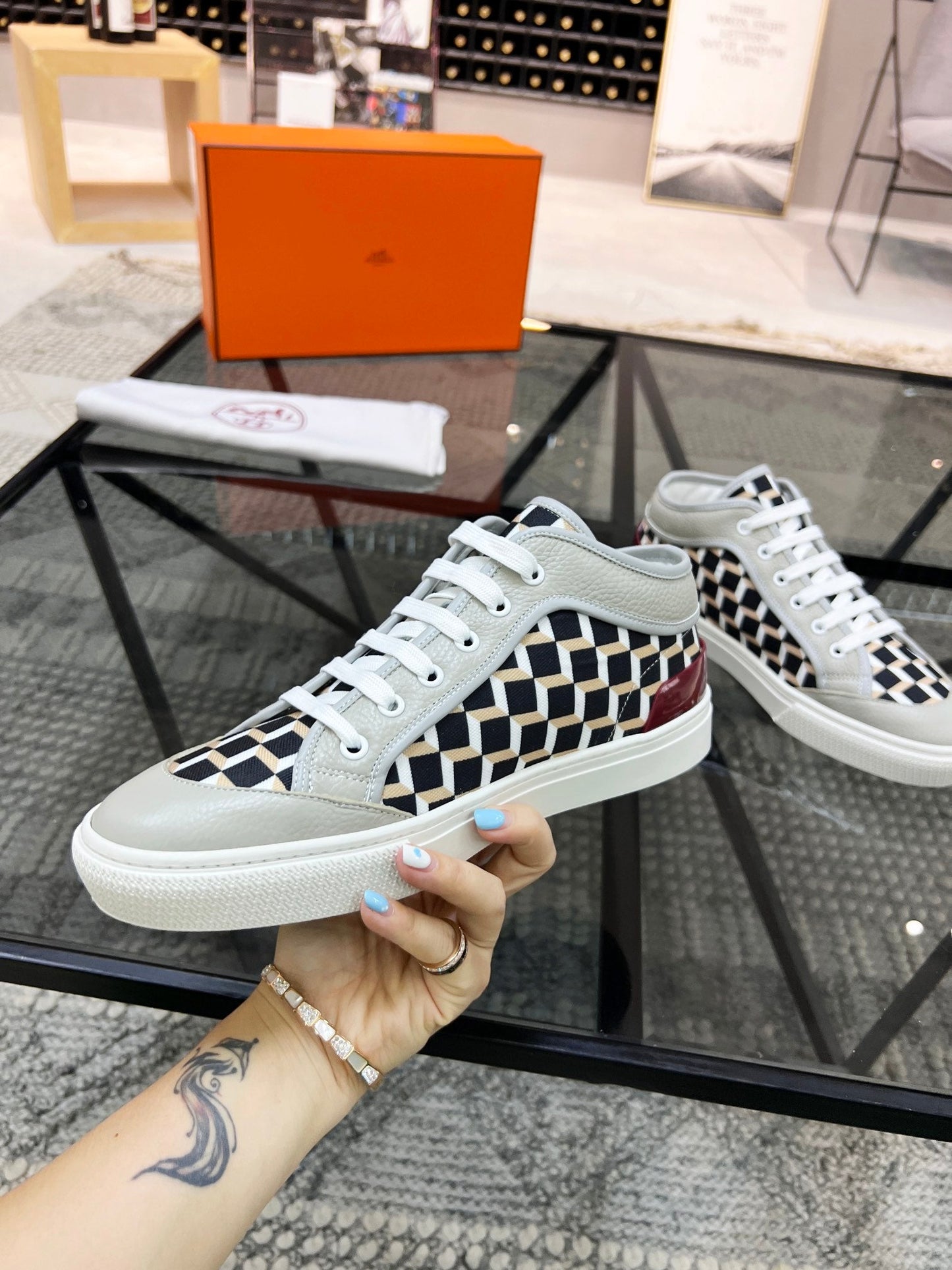 HRM Sneakers  2 Color 's