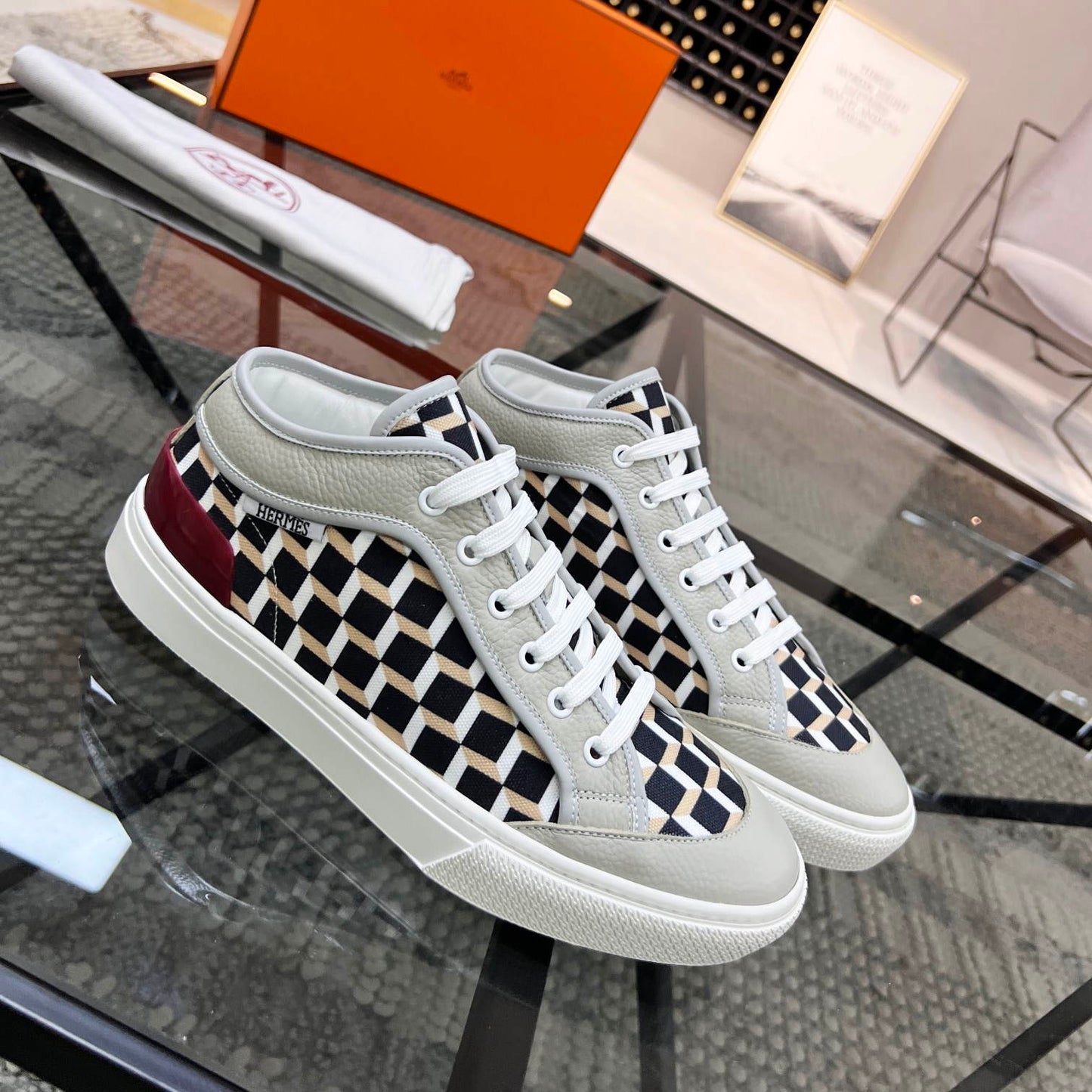 HRM Sneakers  2 Color 's