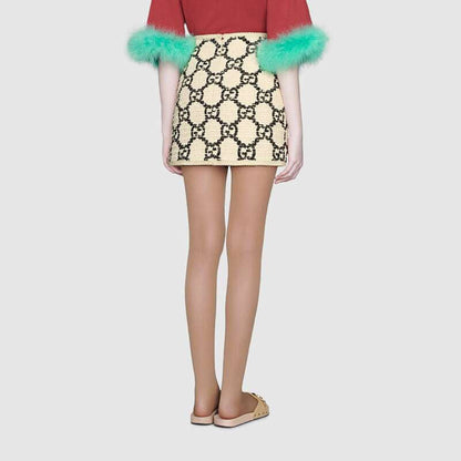 GU Tweed Skirt Suit Woman