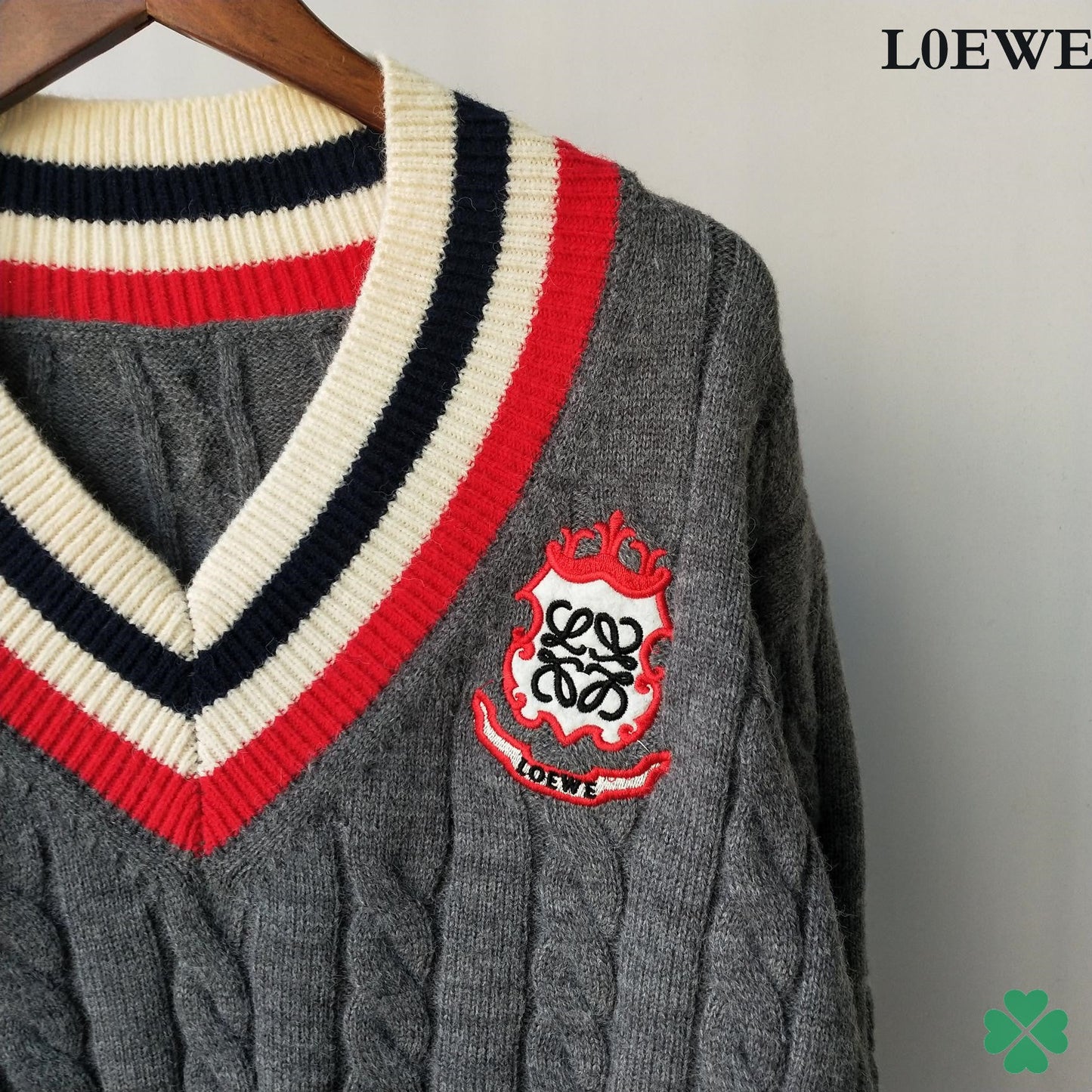 LOEVE  Sweater  Woman 2 Color 's