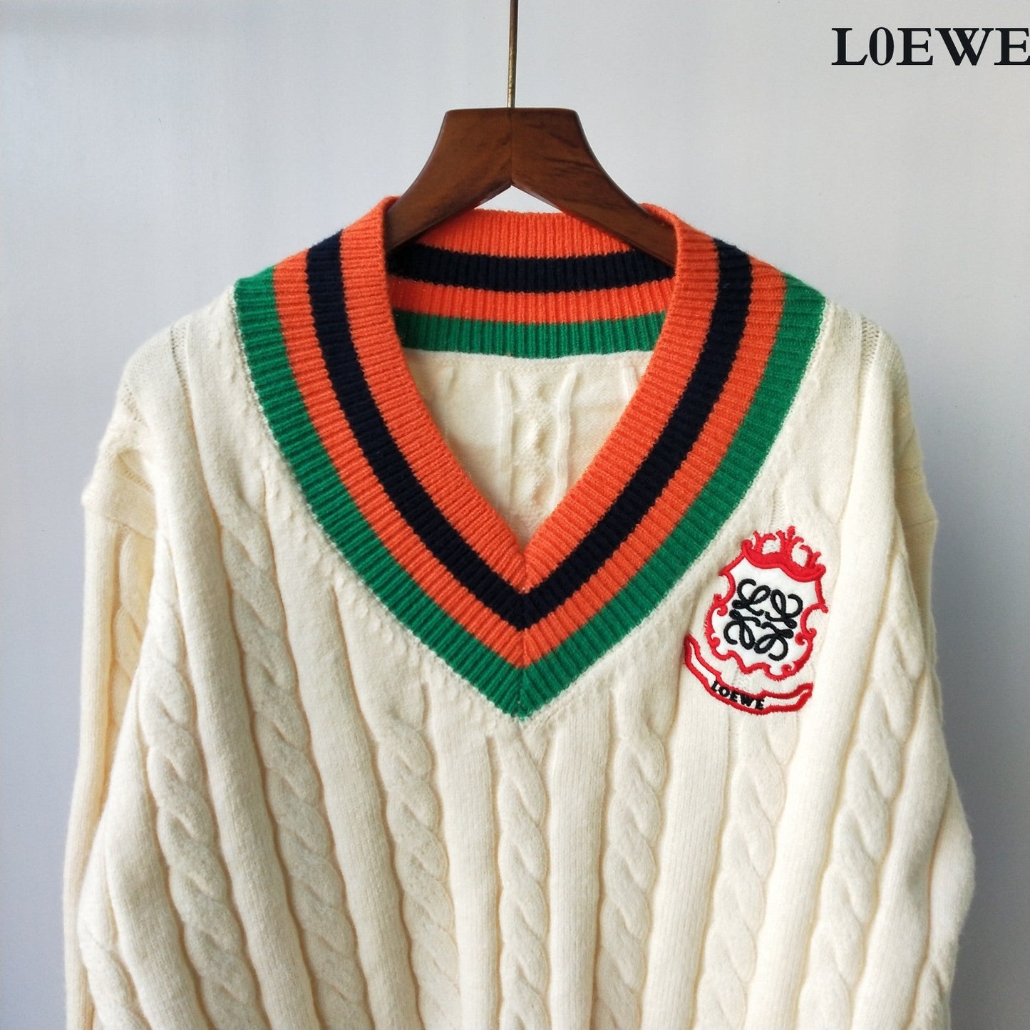 LOEVE  Sweater  Woman 2 Color 's