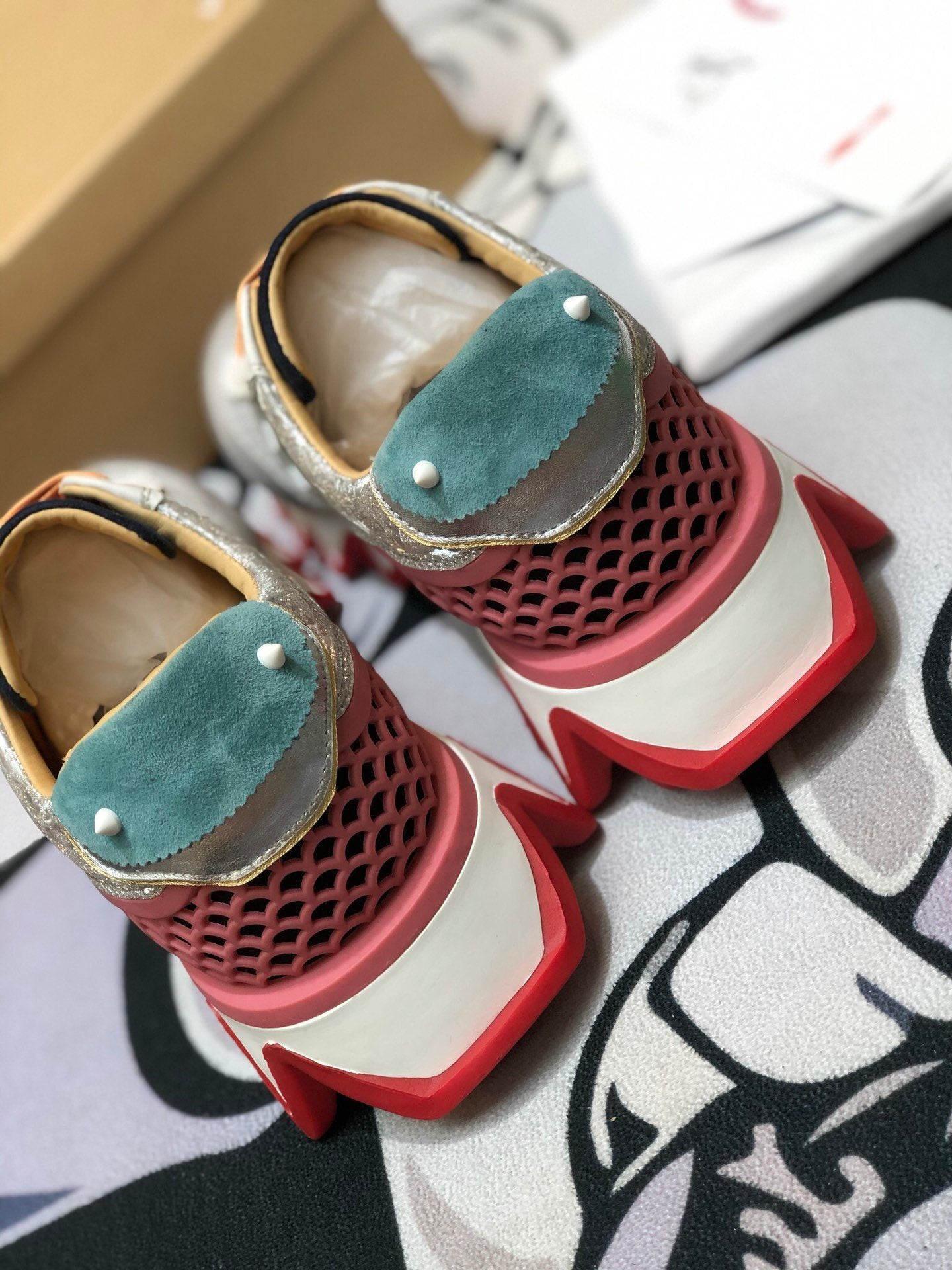 Labutin Sneakers Shark