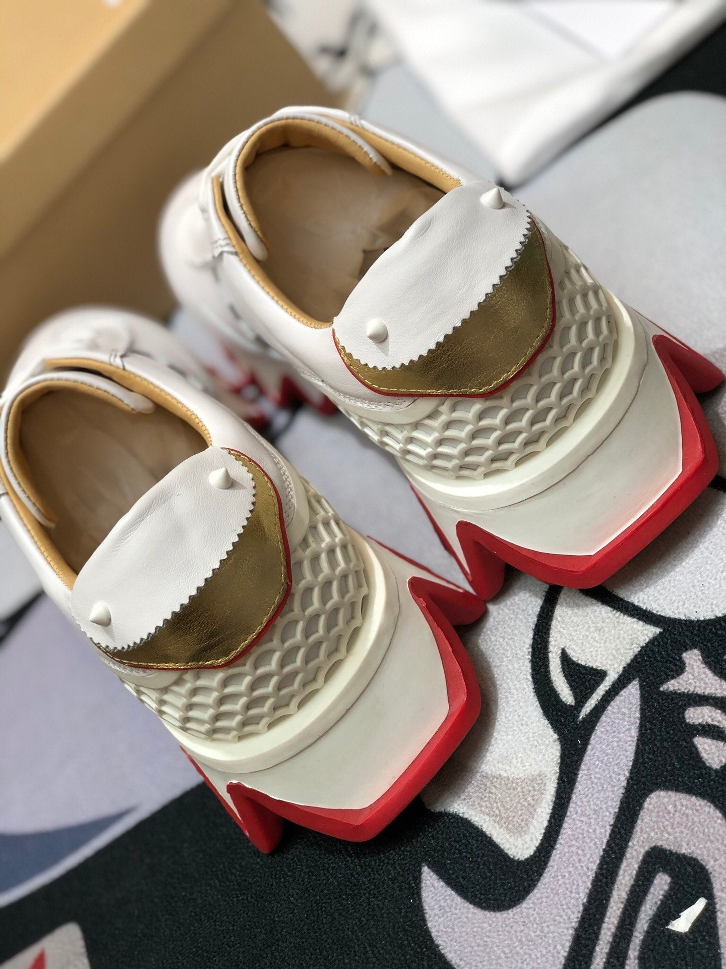 Labutin Sneakers Shark