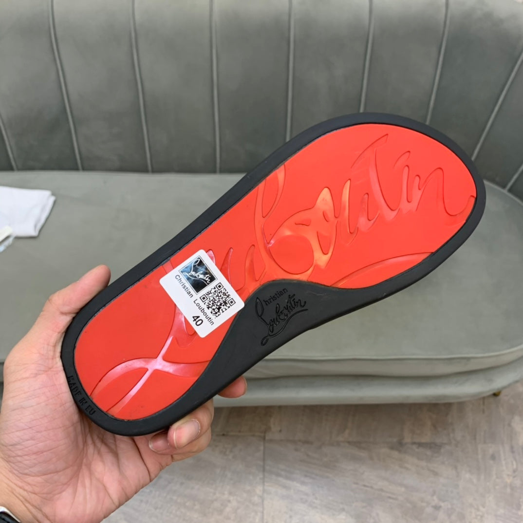 LABUTIN Slippers