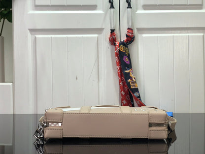 LU Bag  messenger  22 cm
