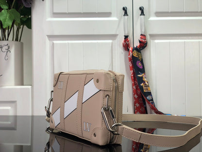 LU Bag  messenger  22 cm
