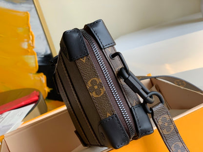 LU Bag Black 22 cm trunk