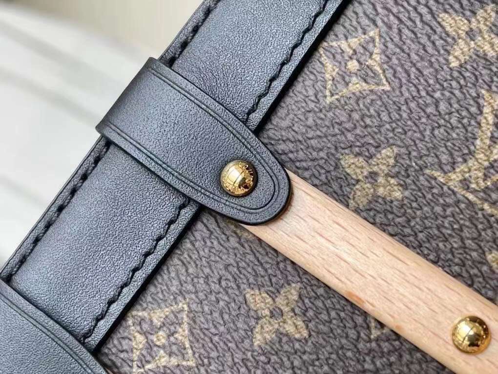 LU Bag Trunk  22 cm