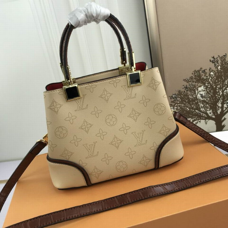LU Bag Beige