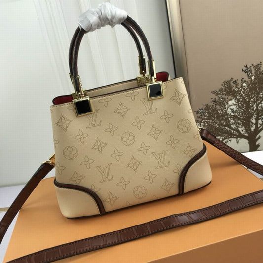 LU Bag Beige