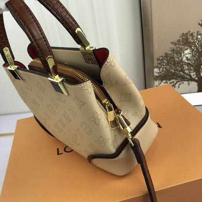 LU Bag Beige