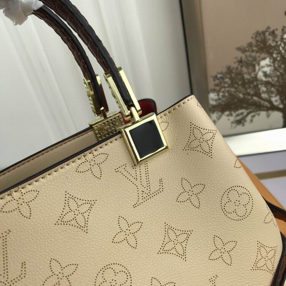 LU Bag Beige