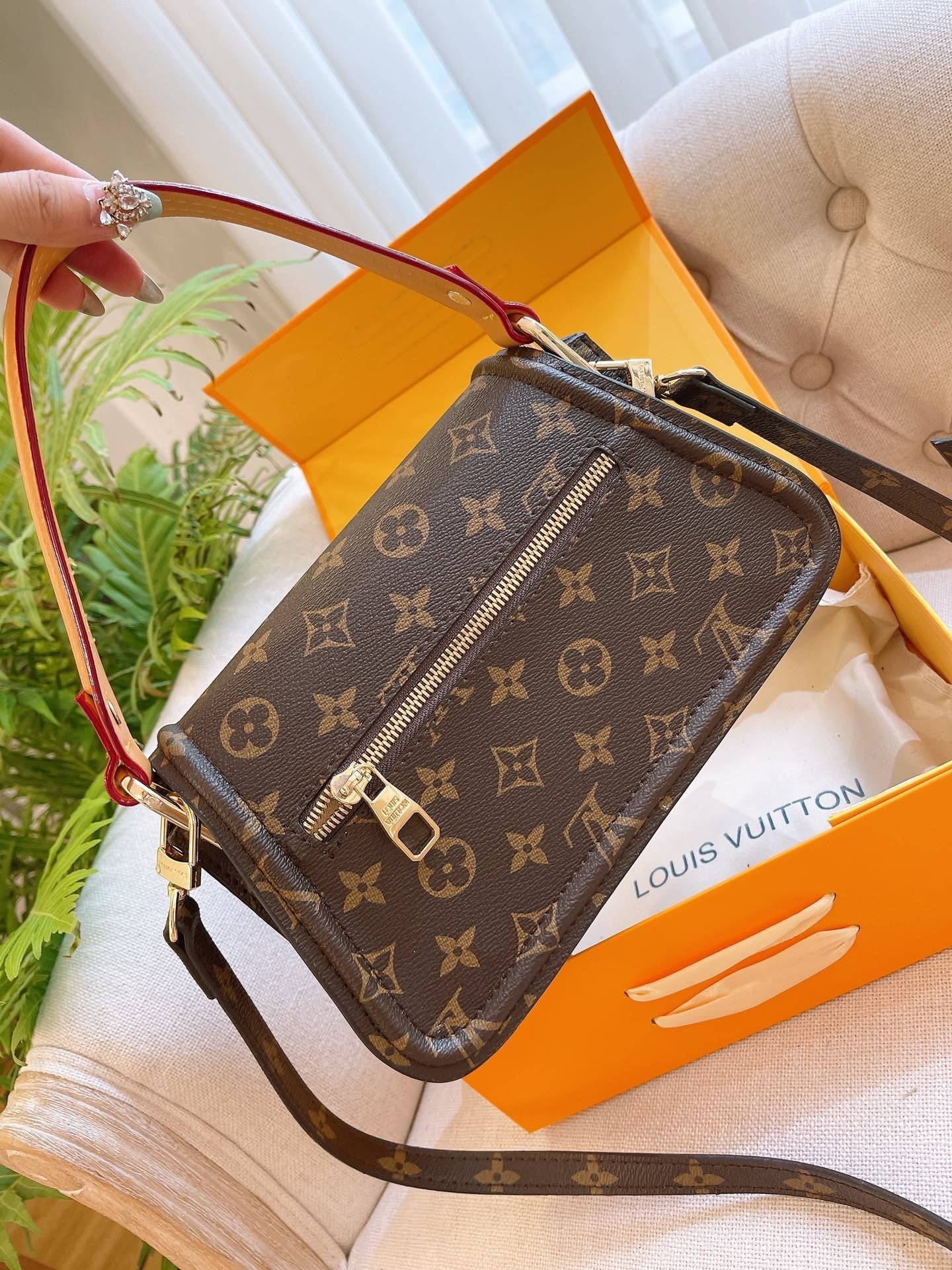 LU  Bag Monogram 25 cm