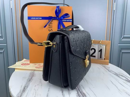 LU  Bag Black
