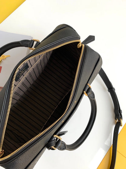 LU Bag Black 25 cm Speedy