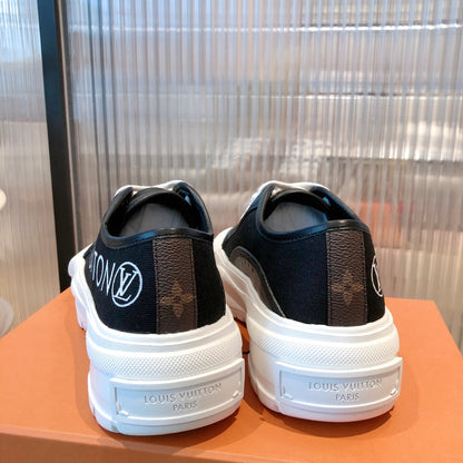 LU Sneakers 2 Color 's Squad