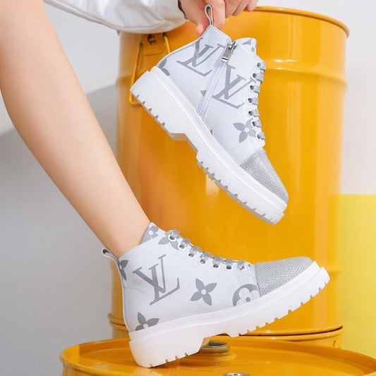LU Boots White