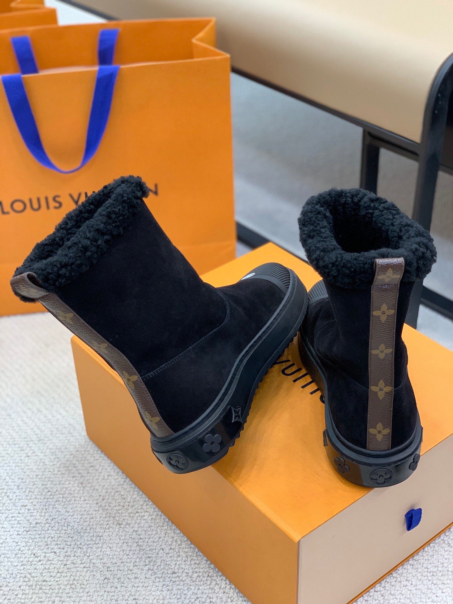 LU UGG Boots Warm Mono