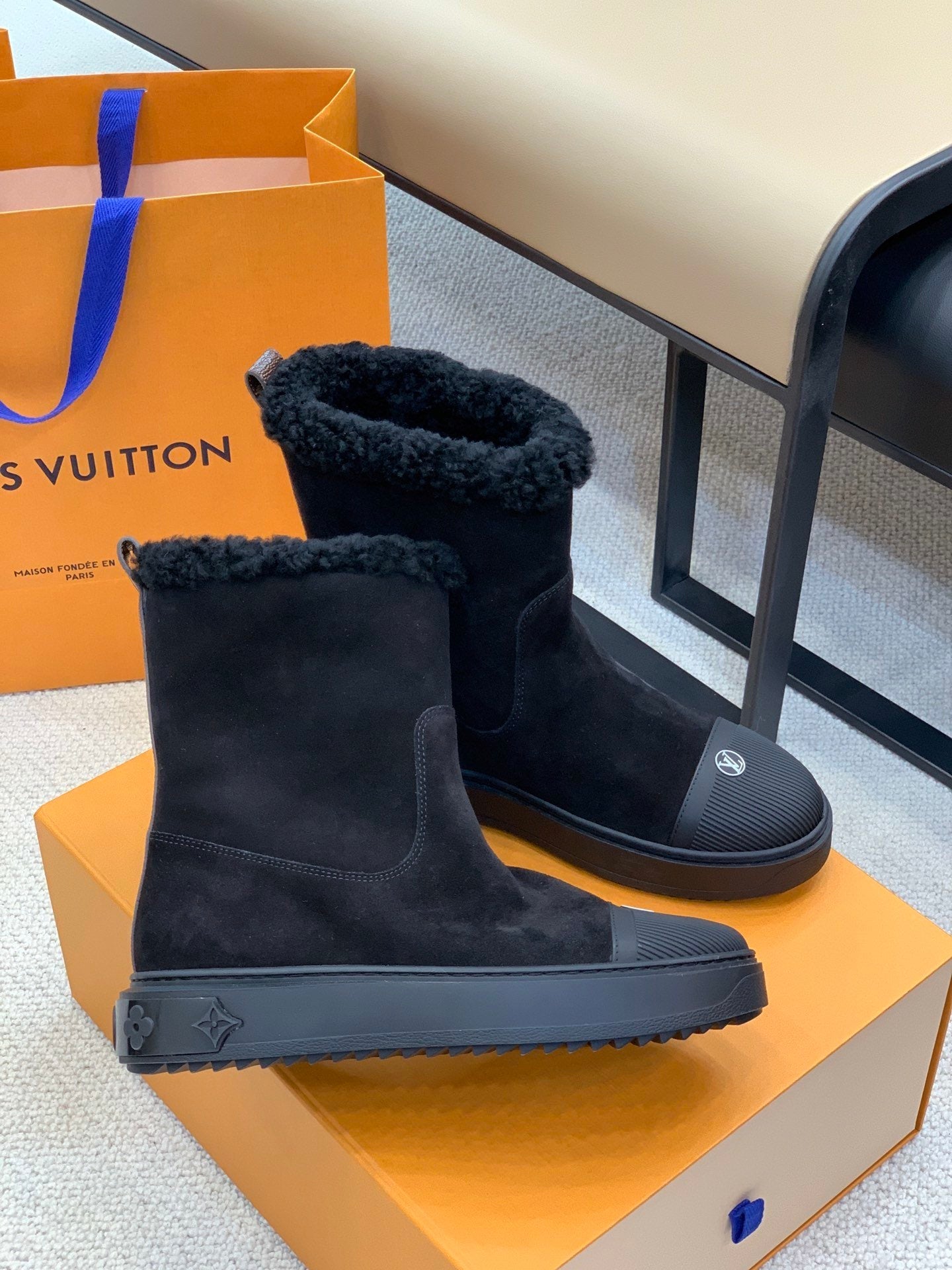 LU UGG Boots Warm Mono