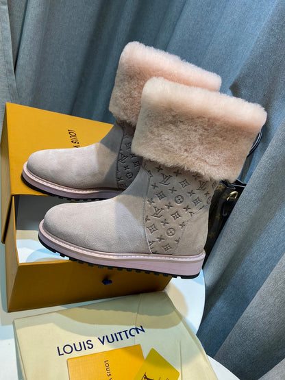 LU UGG  Boots