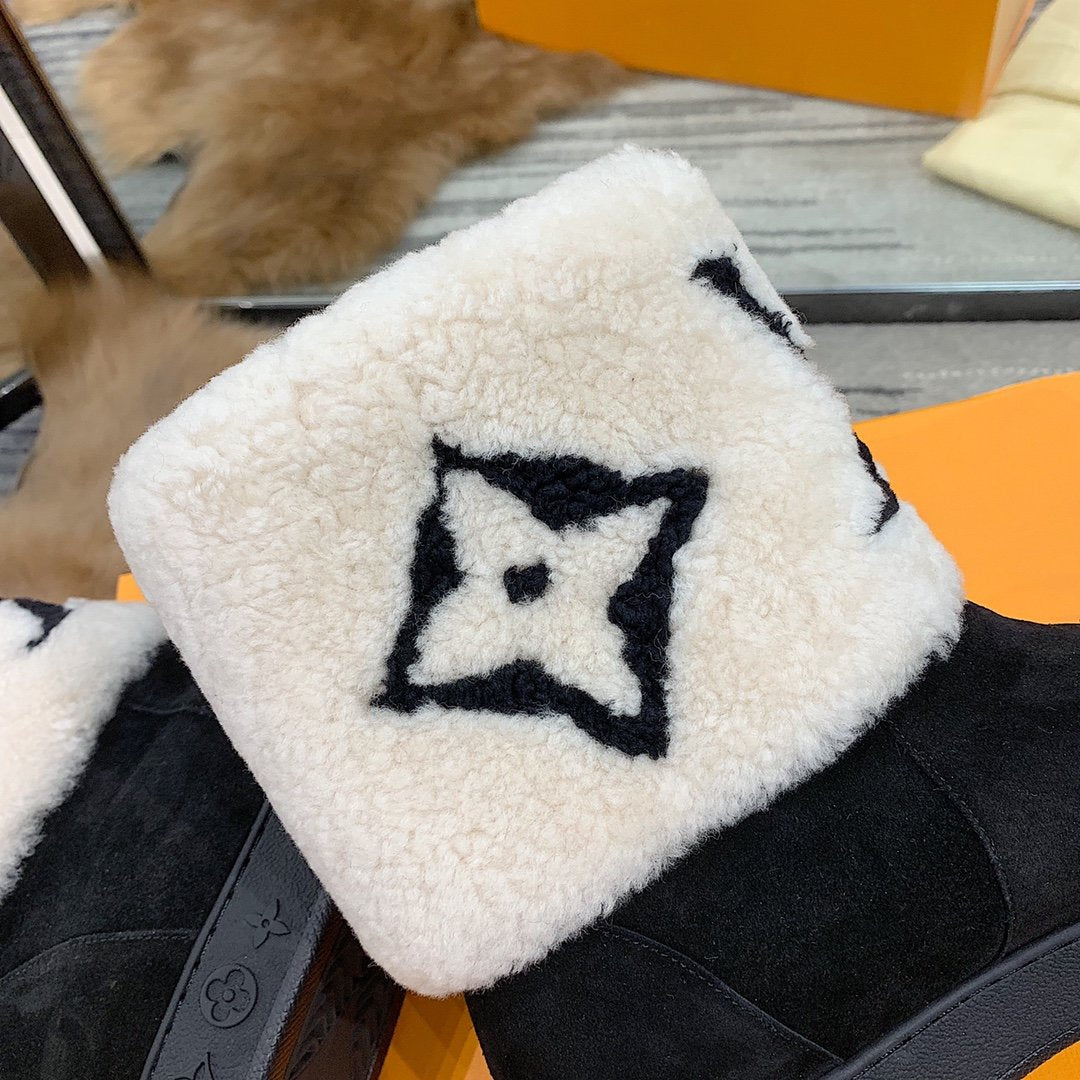 LU UGG Boots Warm White