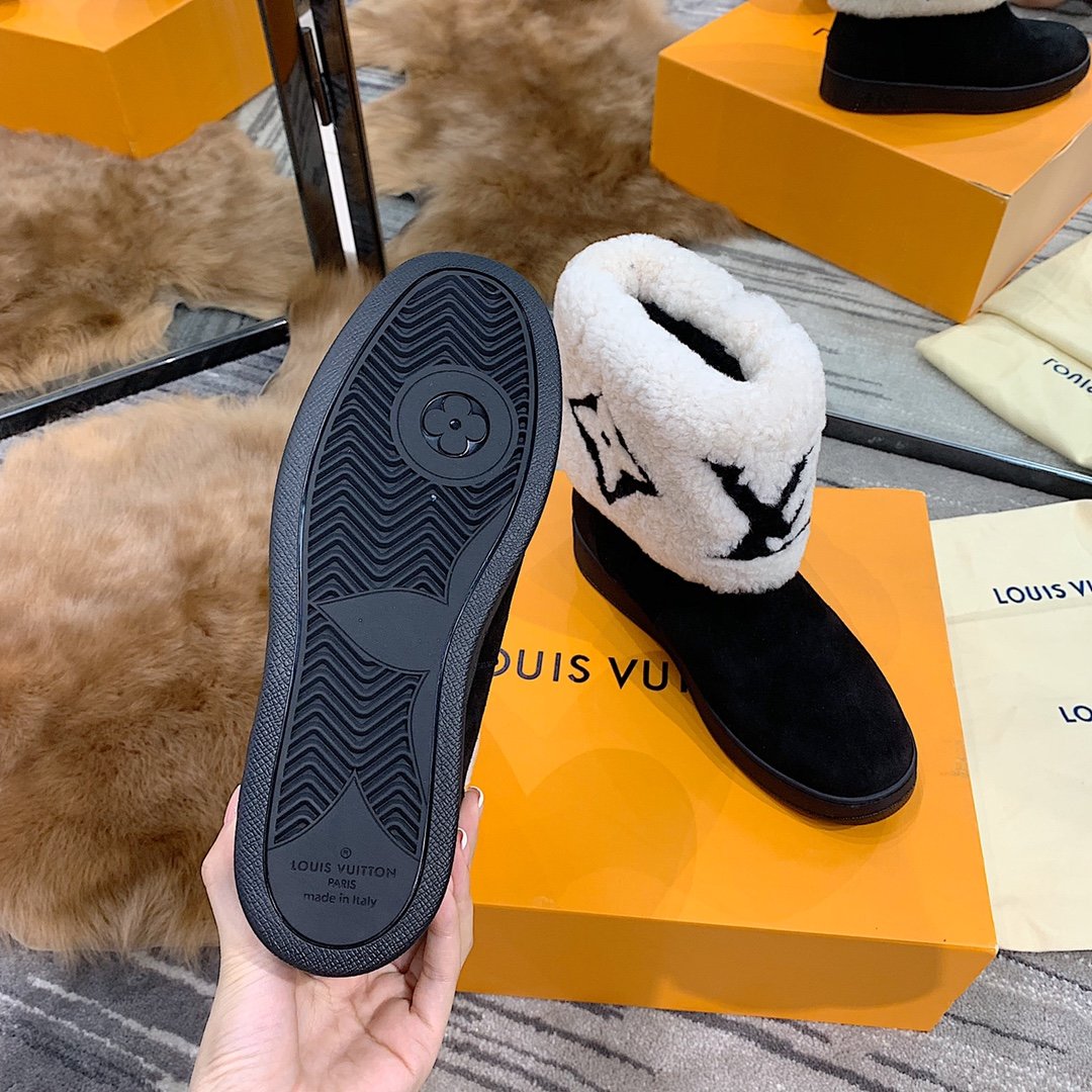 LU UGG Boots Warm White