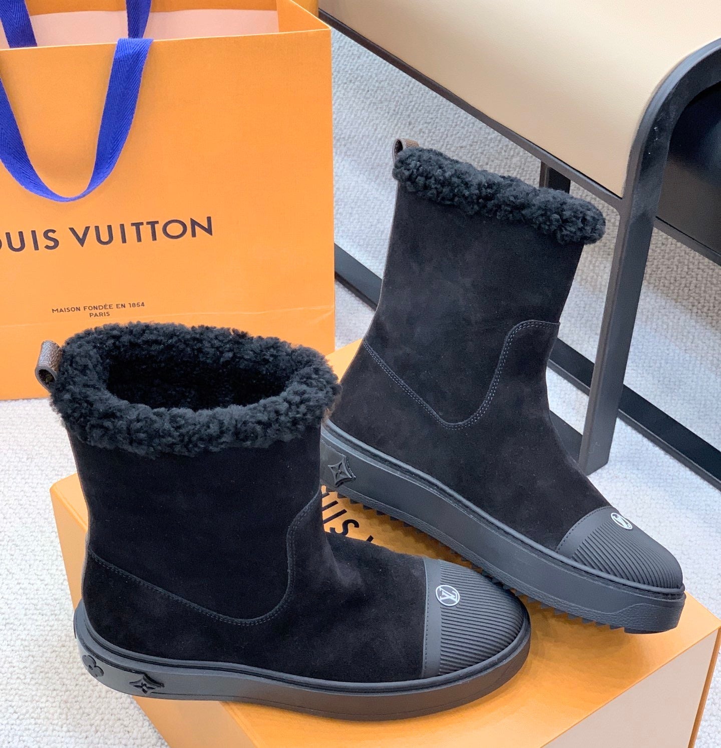 LU UGG Boots Warm Mono