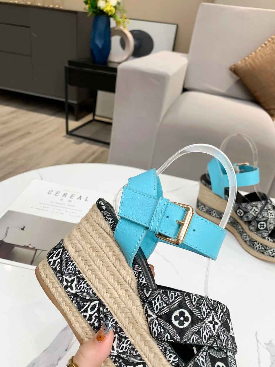 LU Wedge Sandals 2 Color's