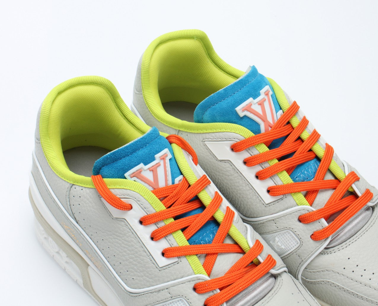 LU Sneakers  Run Away
