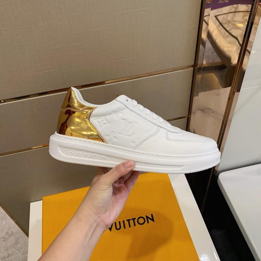 LU   Sneakers White