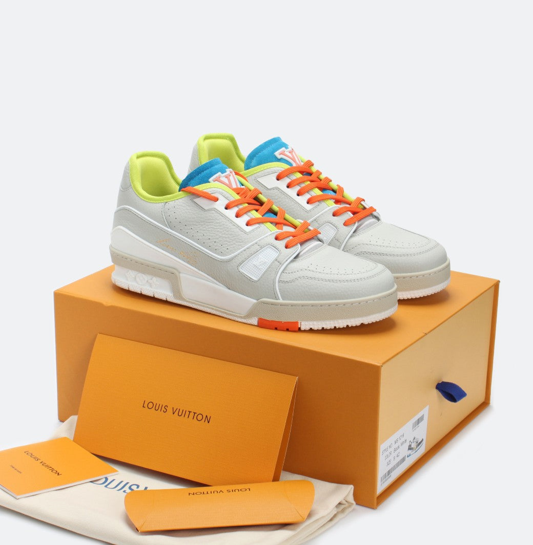 LU Sneakers  Run Away