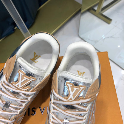 LU  Sneakers Silver