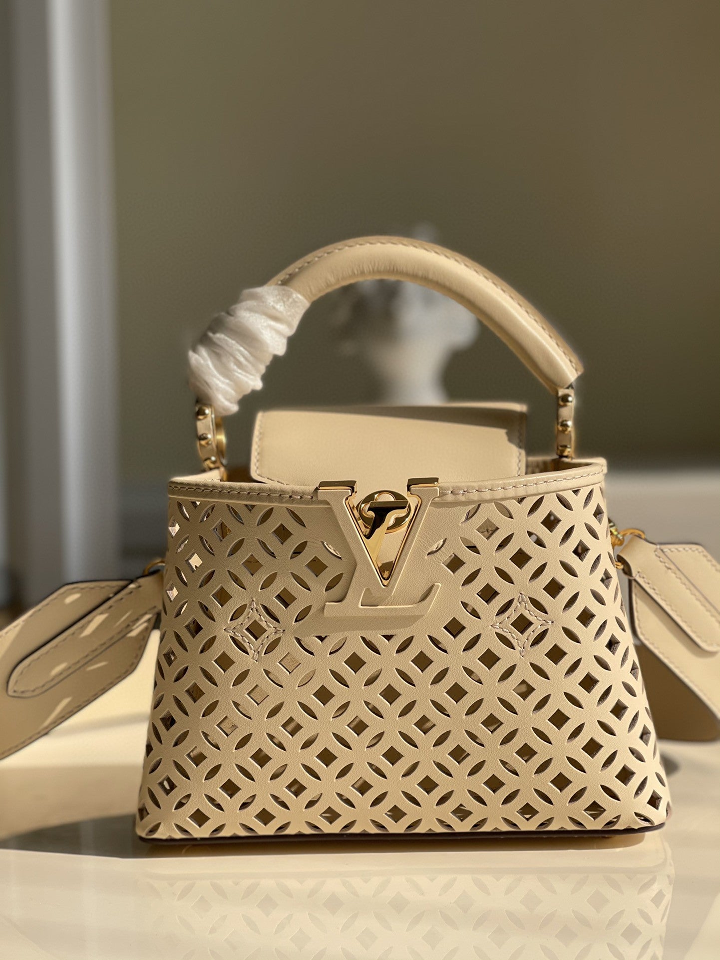 LU  Bag  2 Size 's  Handbag 2 Color 's