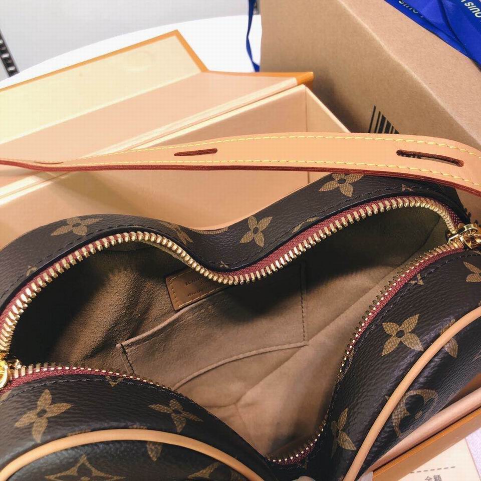 LU Bag Brown Heart