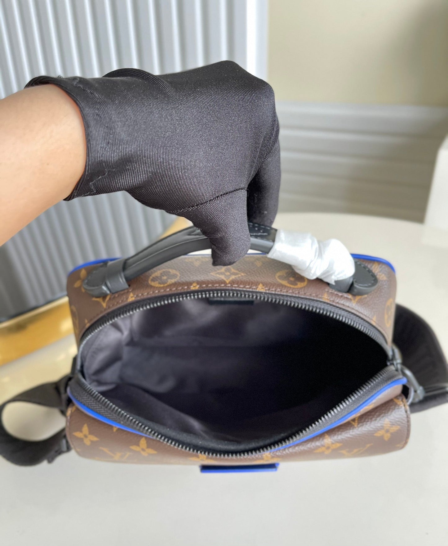 LU Messenger   Bag Lock 22 CM