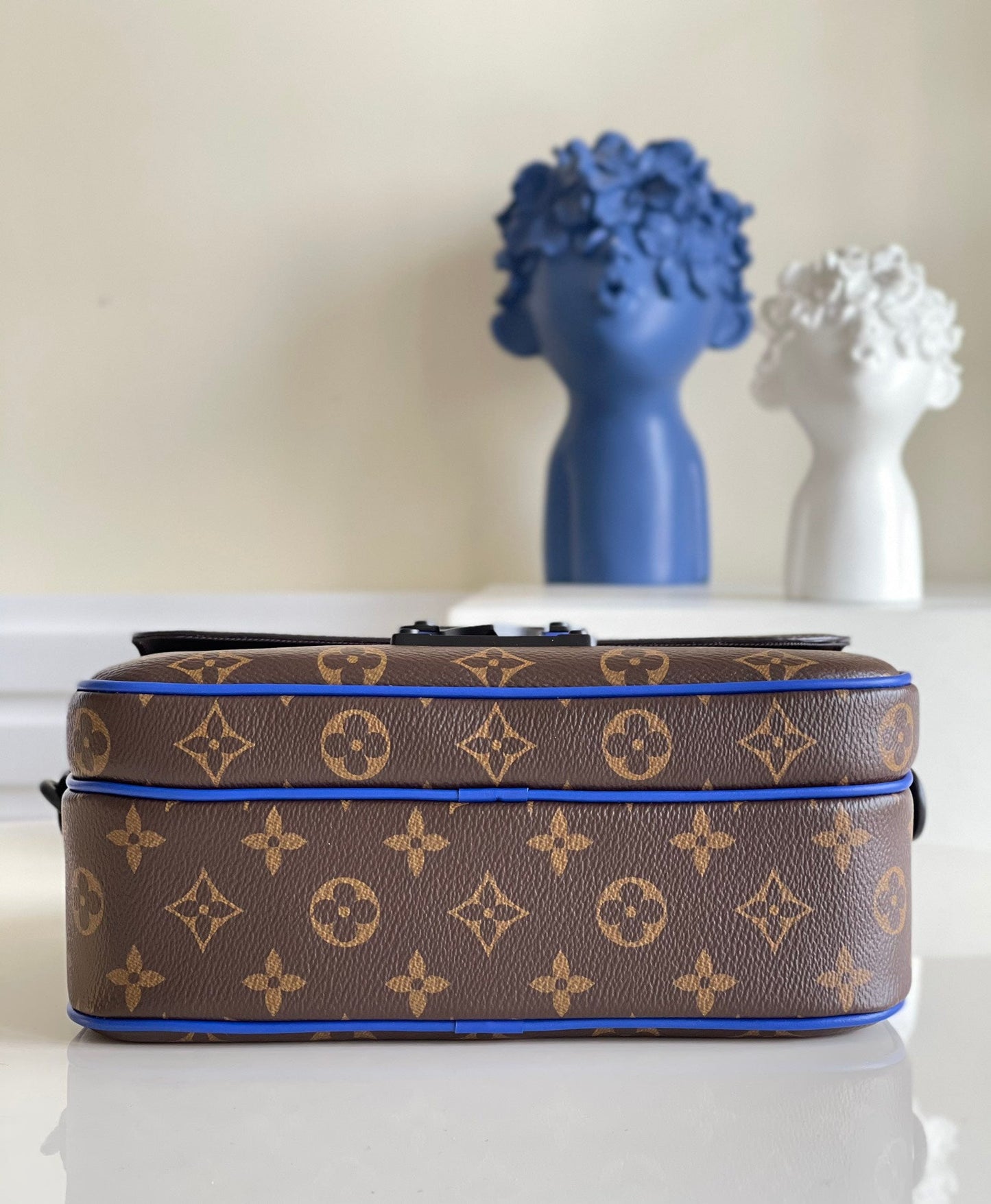 LU Messenger   Bag Lock 22 CM