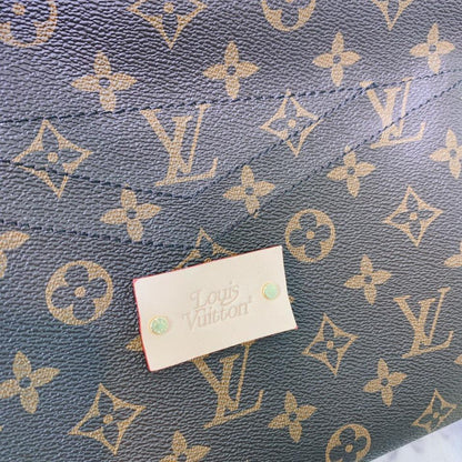 LU Bag Brown