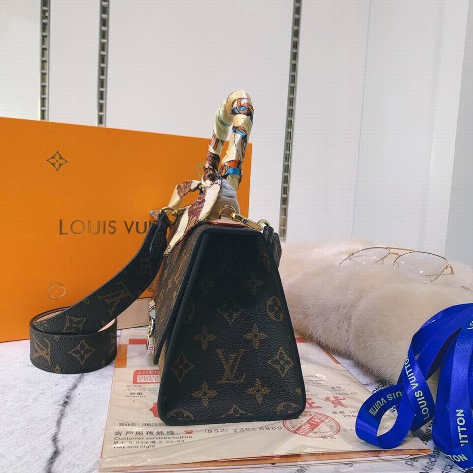 LU Bag Brown