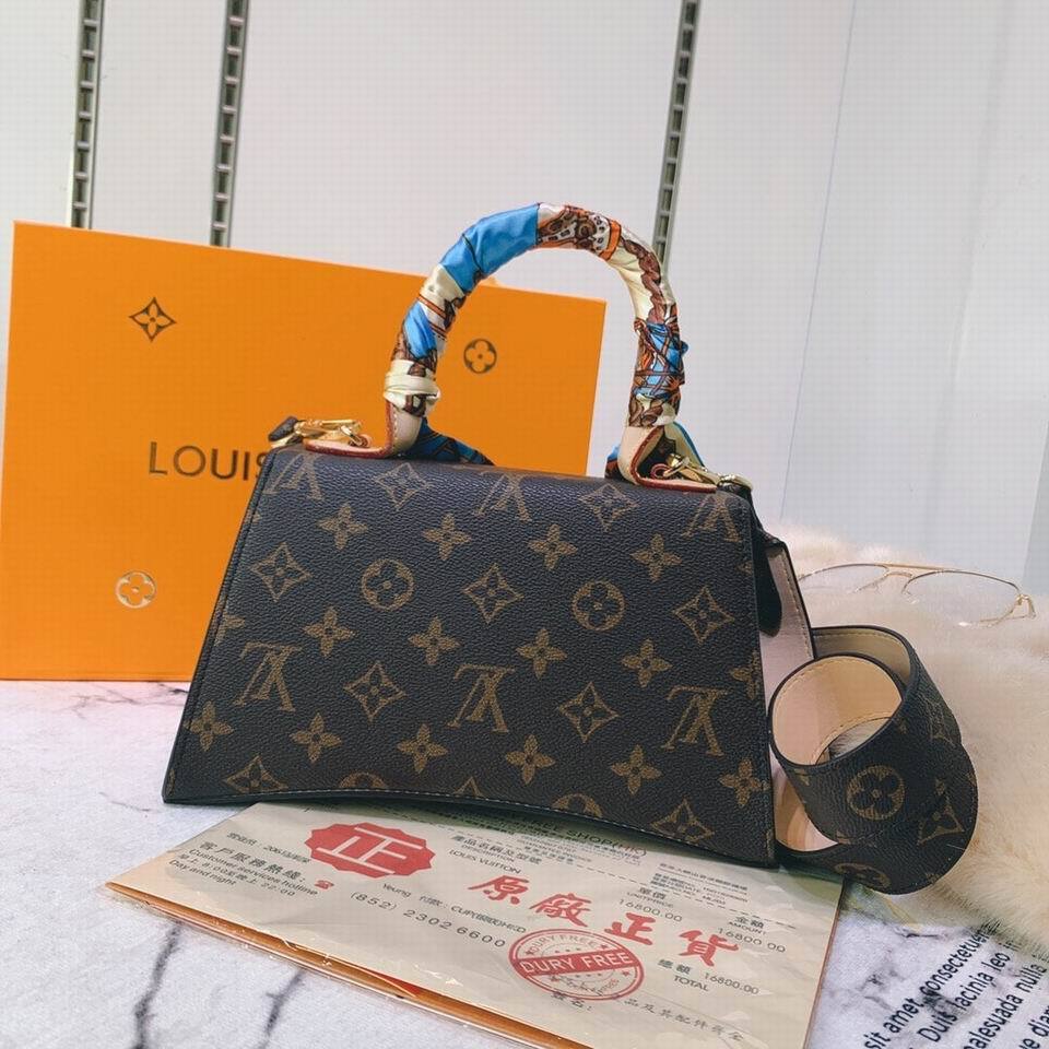 LU Bag Brown