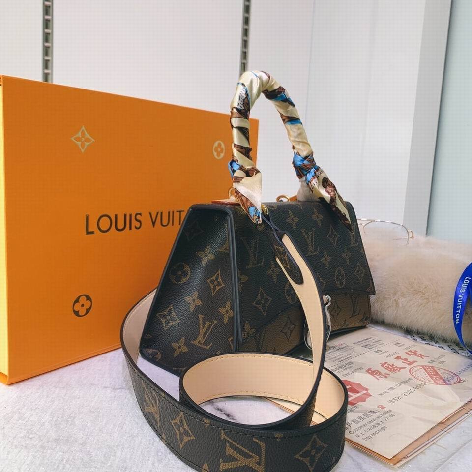 LU Bag Brown