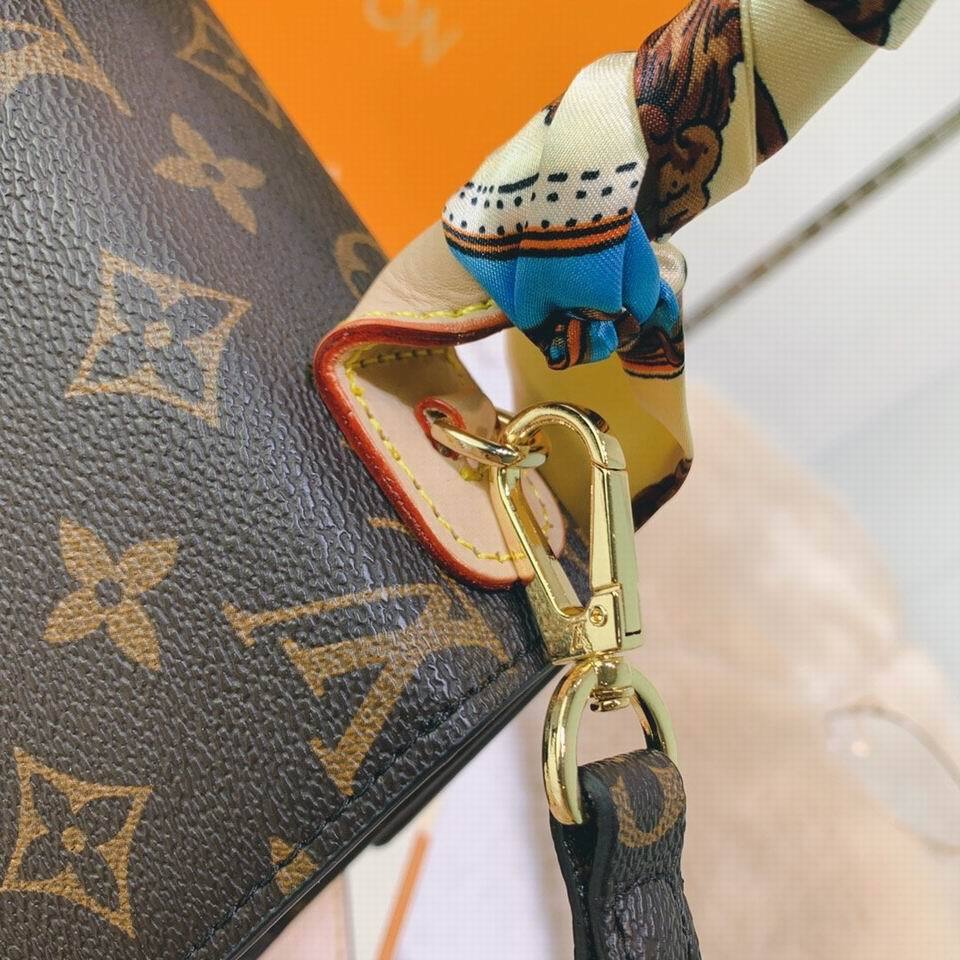 LU Bag Brown