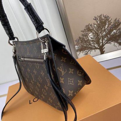 LU Bag Brown
